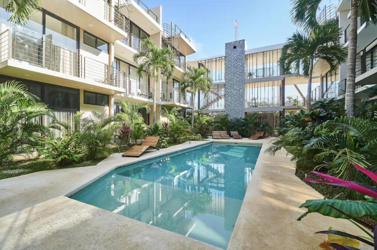 101 Amena Modern 1BR APT w/GYM (10 min to beach)