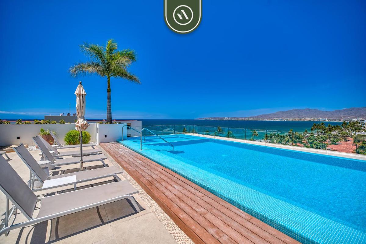 2BR Condo with Rooftop Pool - Private Terrace