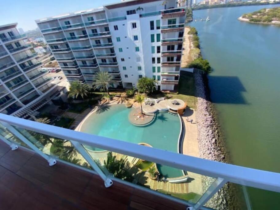 8013 B depa Penthouse Pacifika vista marina!