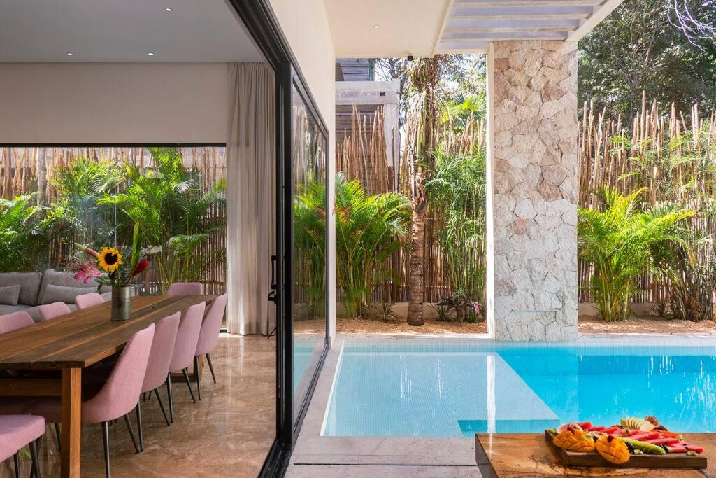 Amazing Villa Sam Chak at exclusive gated community La Privada Aldea Zama, 5 Bedroom Private Pool & Concierge Service by HUM LIVING TULUM