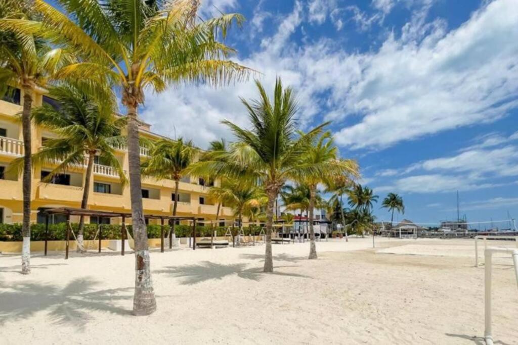 Apartamento en complejo hotelero con playa