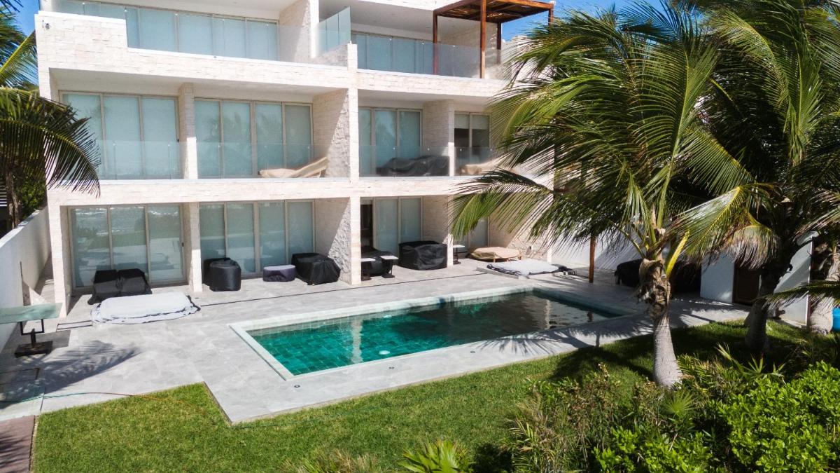 Beachfront Apartment Coral Vista