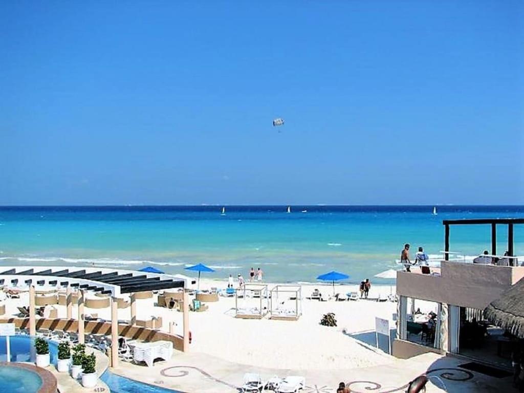 Beachfront Condo, Incredible Balcony View @ Fishermens Playacar 1