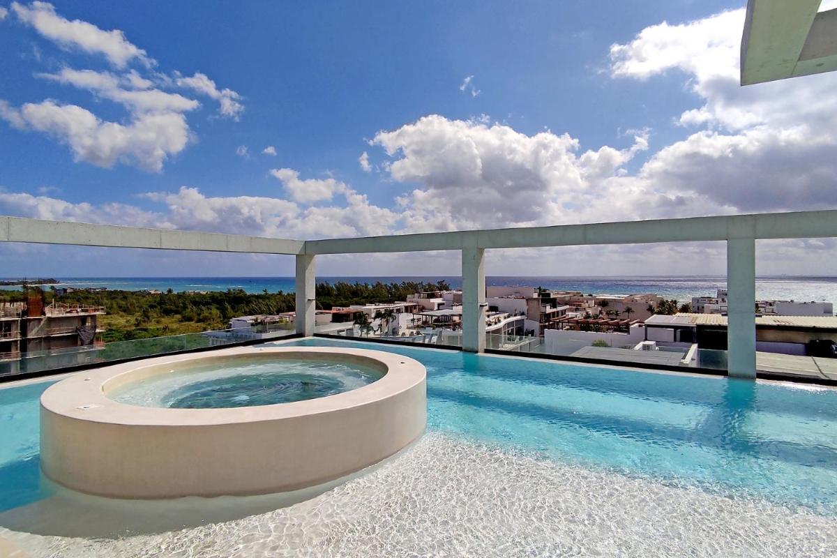 Beautiful 2 Story loft near the beach