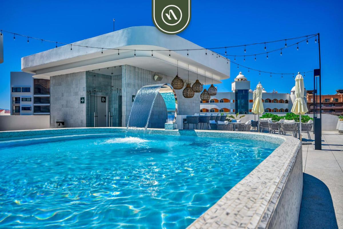 Boho-Style 2 BR Condo - Marina - Rooftop Pool