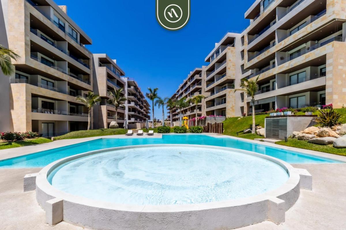 Brand New 3 BR Condo - Gym - Pool - Clubhouse