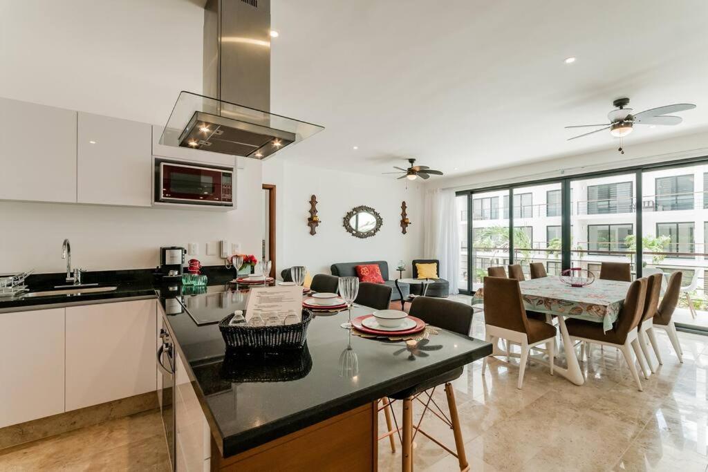 Brand new gorgeous condo in awesome location