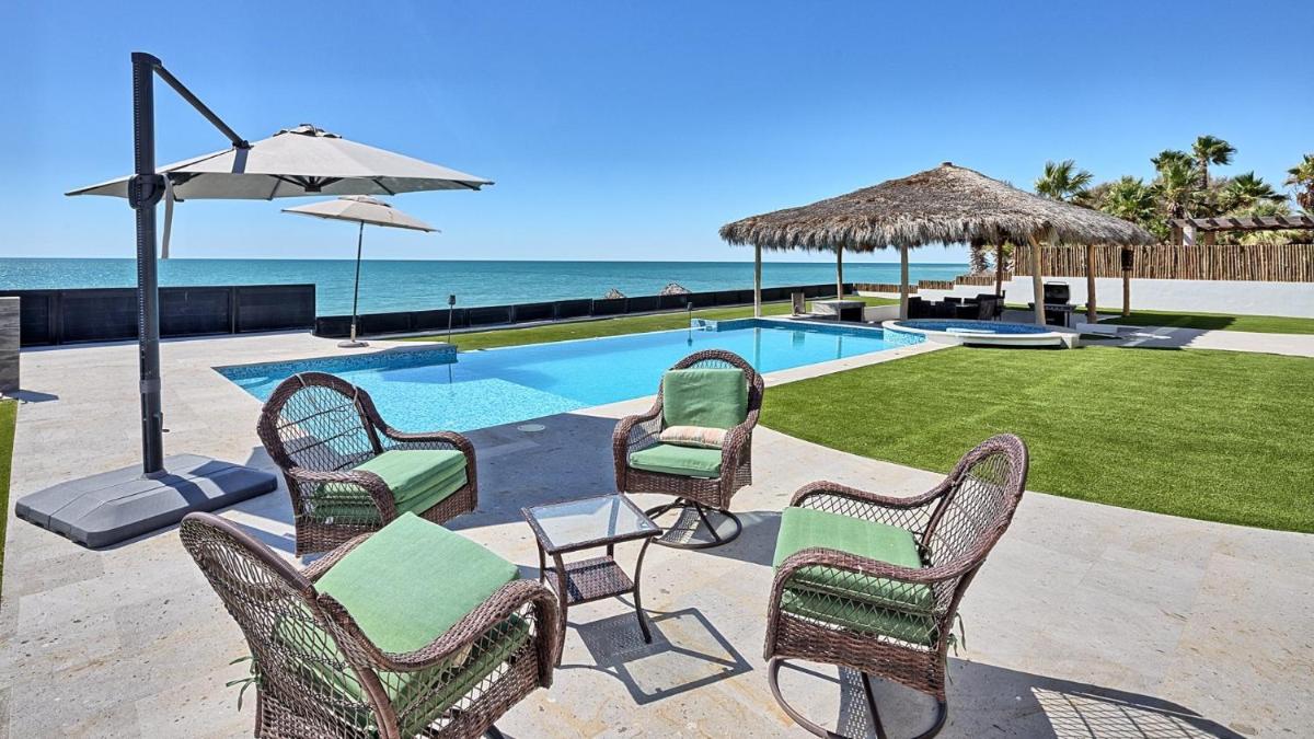Brand New, Islas del Mar, Palacio de Sriracha by Kivoya