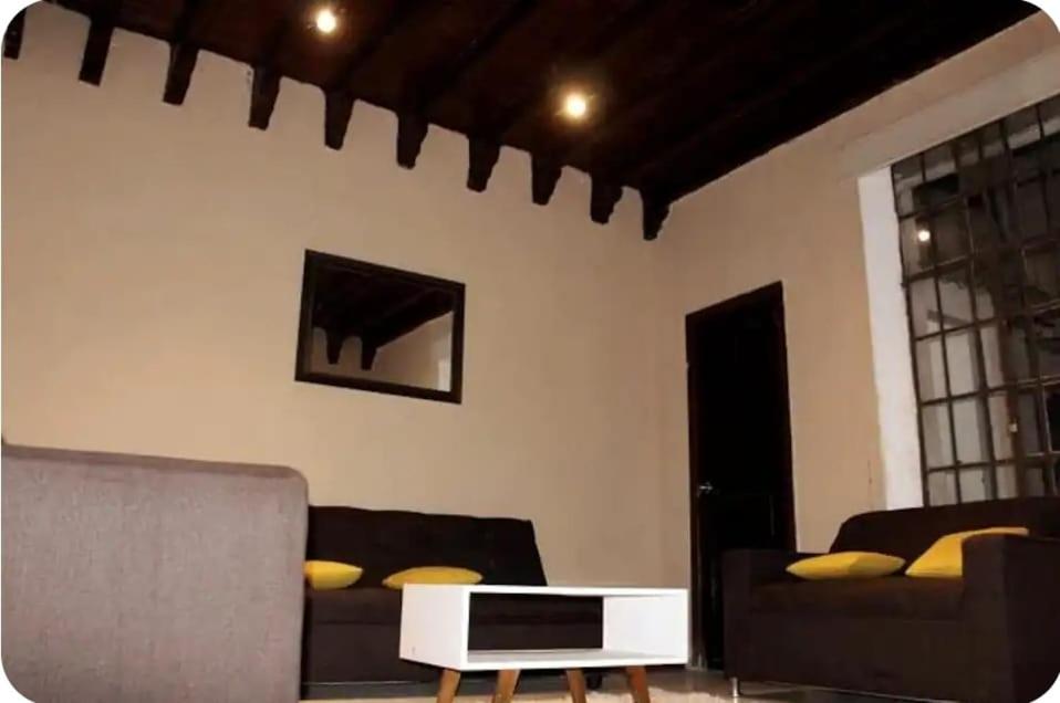 Cama Individual en habitación compartido en "La Casa del Viajero"