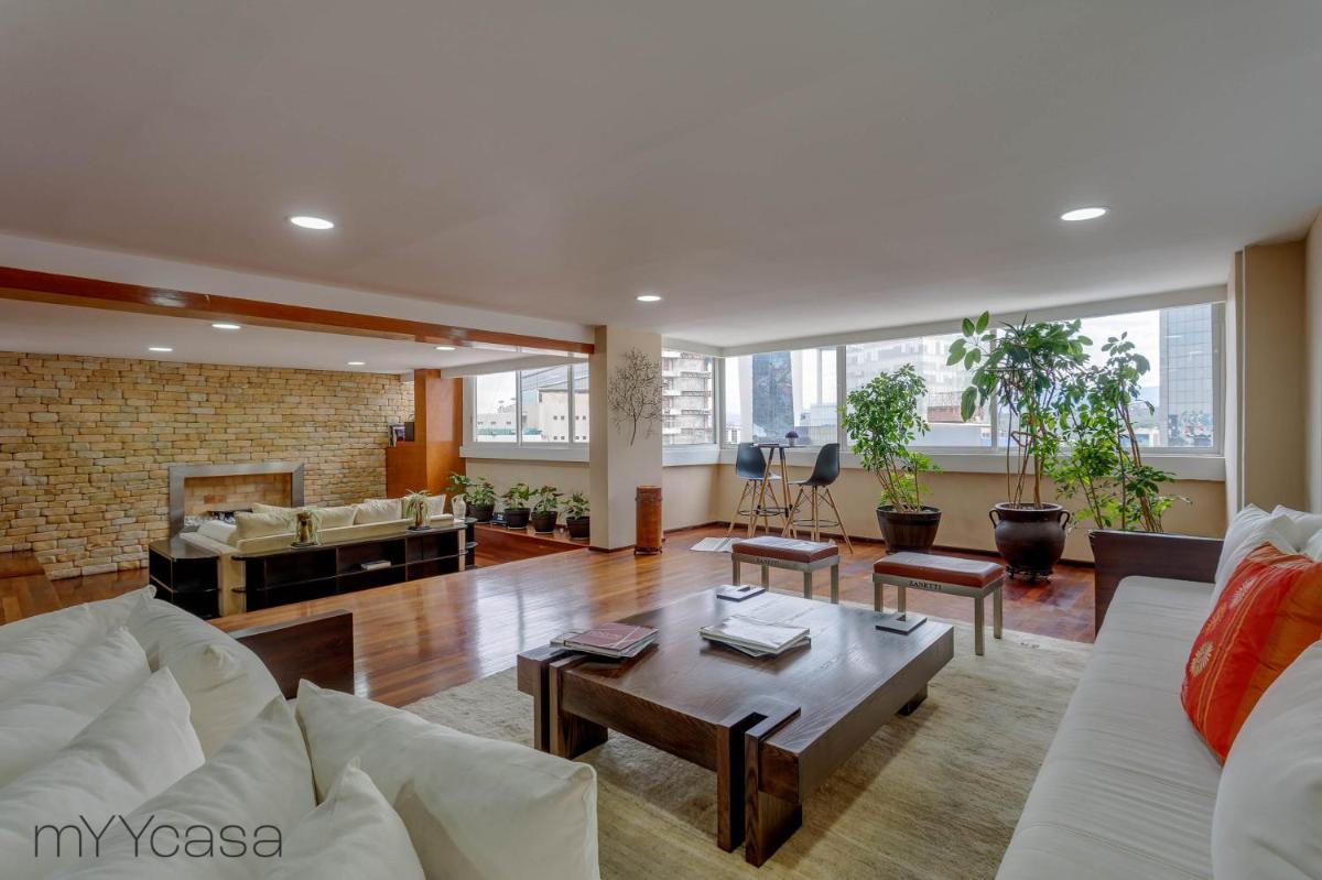 Campos Eliseos - Luxurious PH with Private Jacuzzi Located in Polanco