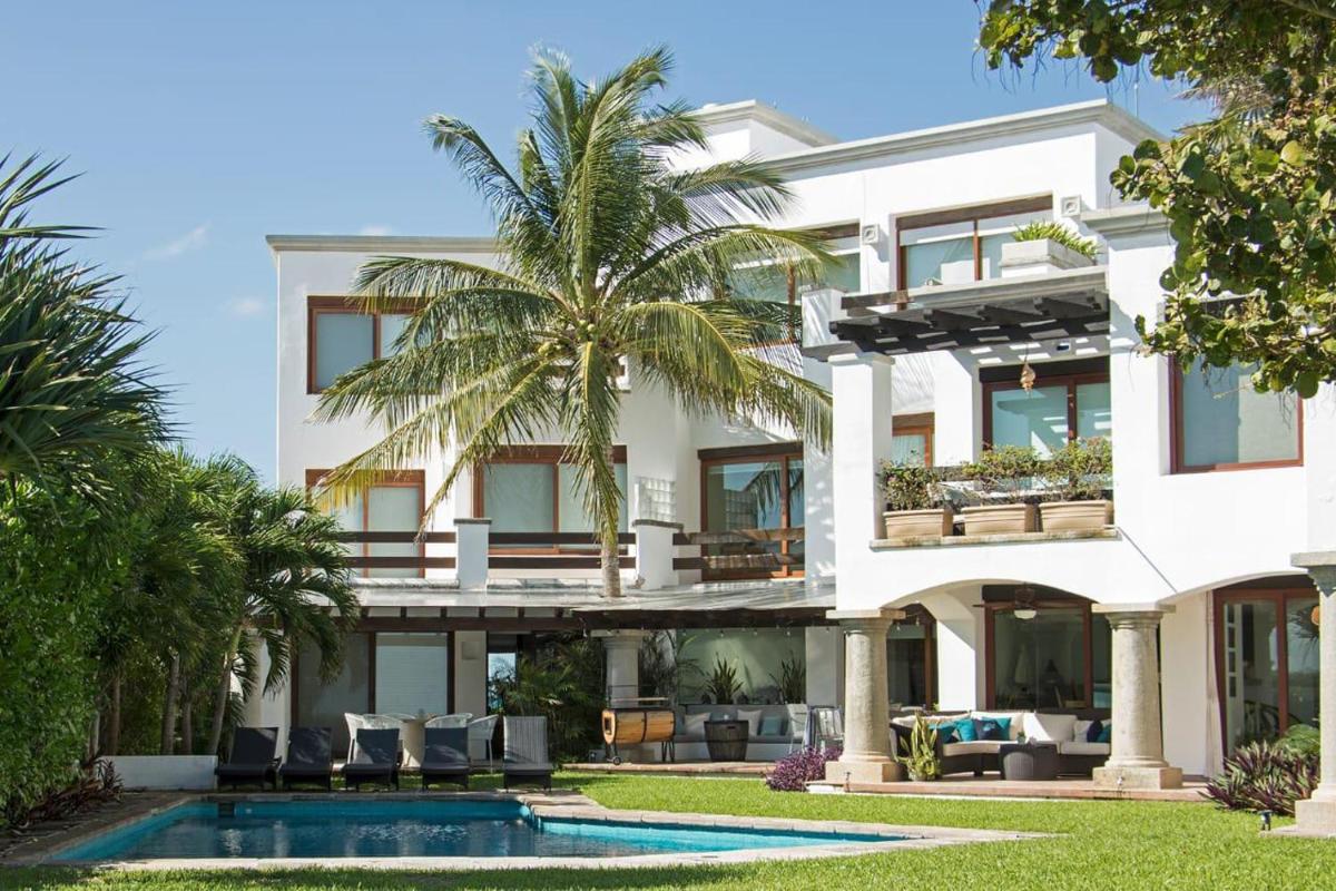 Cancun blue village