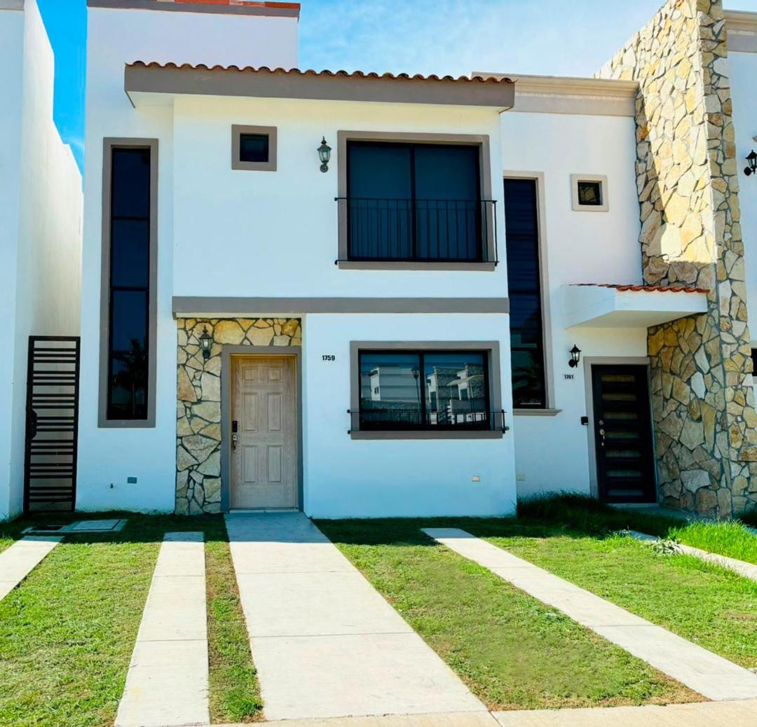 Casa De Playa Azul Marino Con Alberca y A 3 Min playa Cerritos