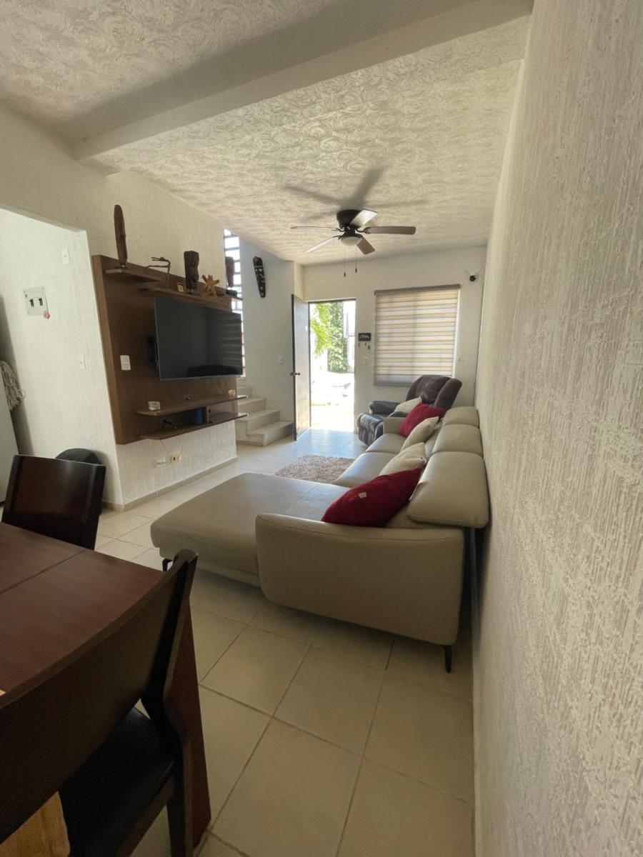 Casa en privada con alberca