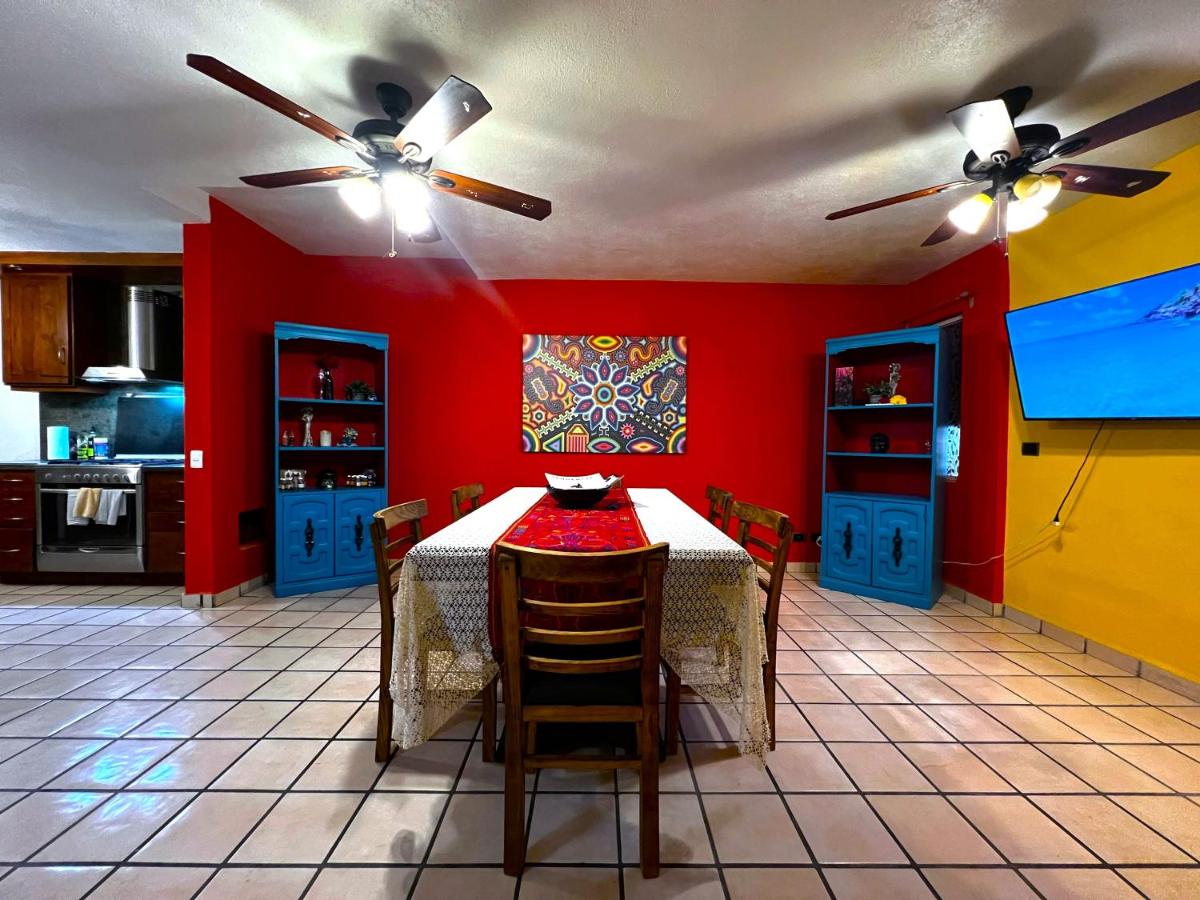 Casa Revolucion: 2BR/2Ba Casita close to downtown with private parking