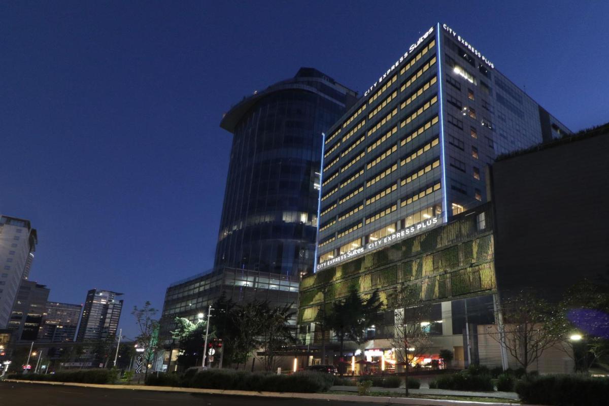City Express Suites by Marriott Ciudad de México Santa Fe