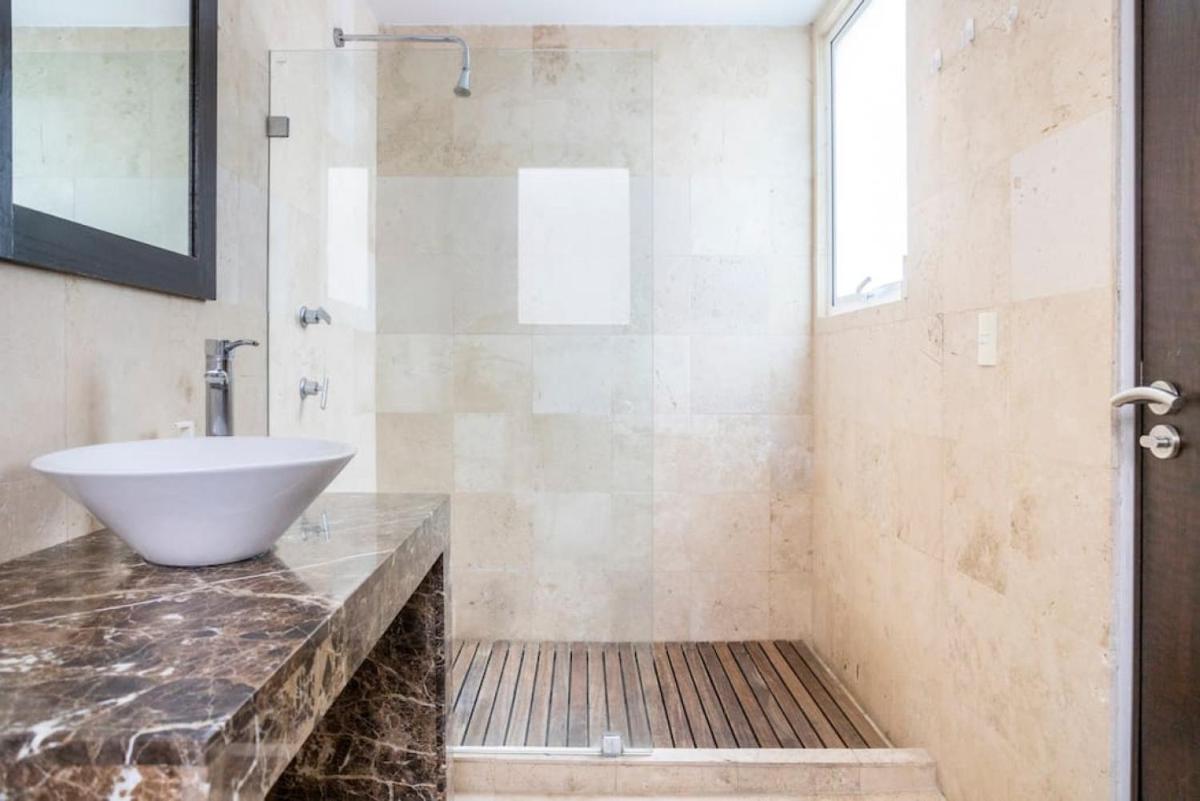 Condesa Residence Amsterdam F Elegant Residence with Inviting Ambiance on Amsterdam Avenue