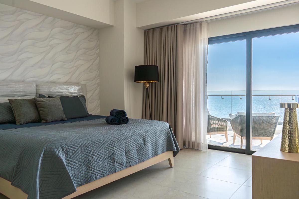 Condominio de Lujo frente al Mar en el Malecón - Al804