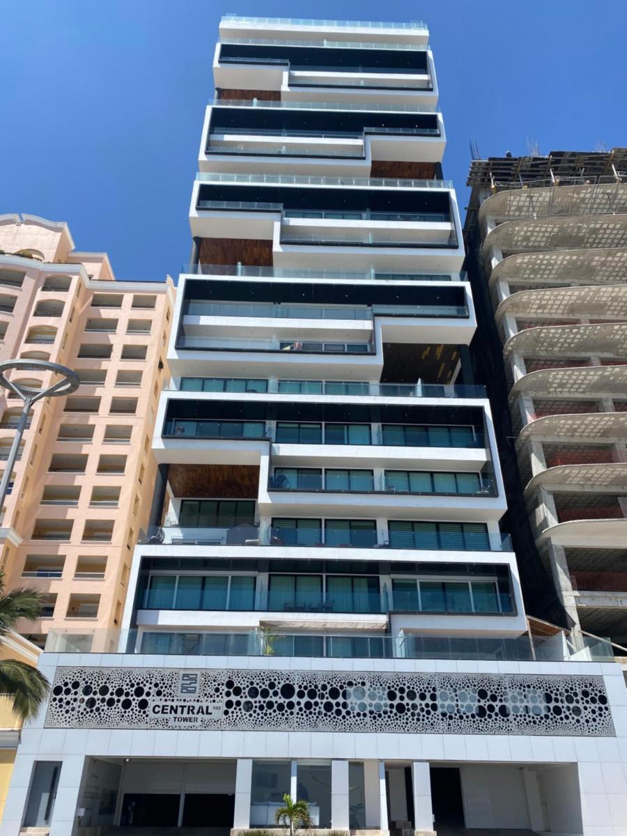 Condominio en torre central 102, con acceso directo al malecon de mazatlan, alberca vista al mar y ubicacion privilegiada