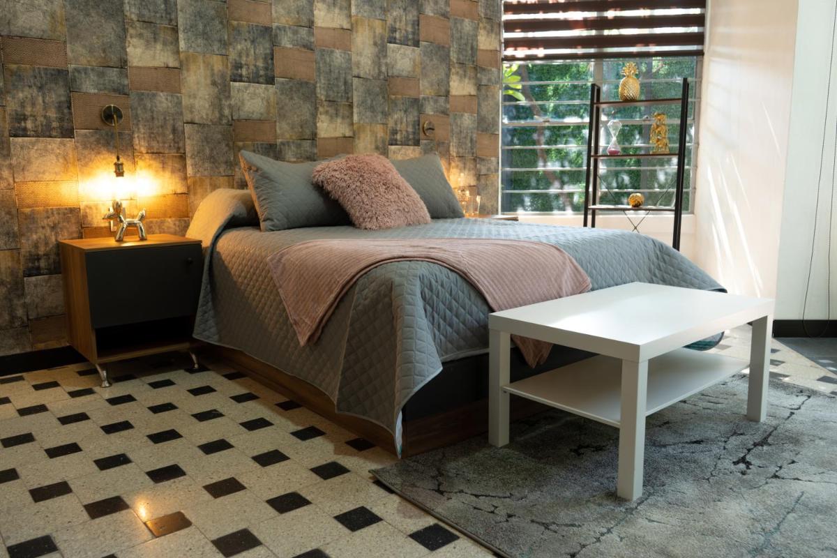 Coyoacan - Suite 1 de Lujo en Nápoles Cama Queen Size con Jardín Privado