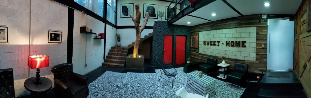 Cozy Loft with Balcony