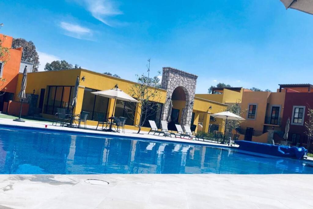 Depa en San Miguel de Allende Zirándaro con Piscina