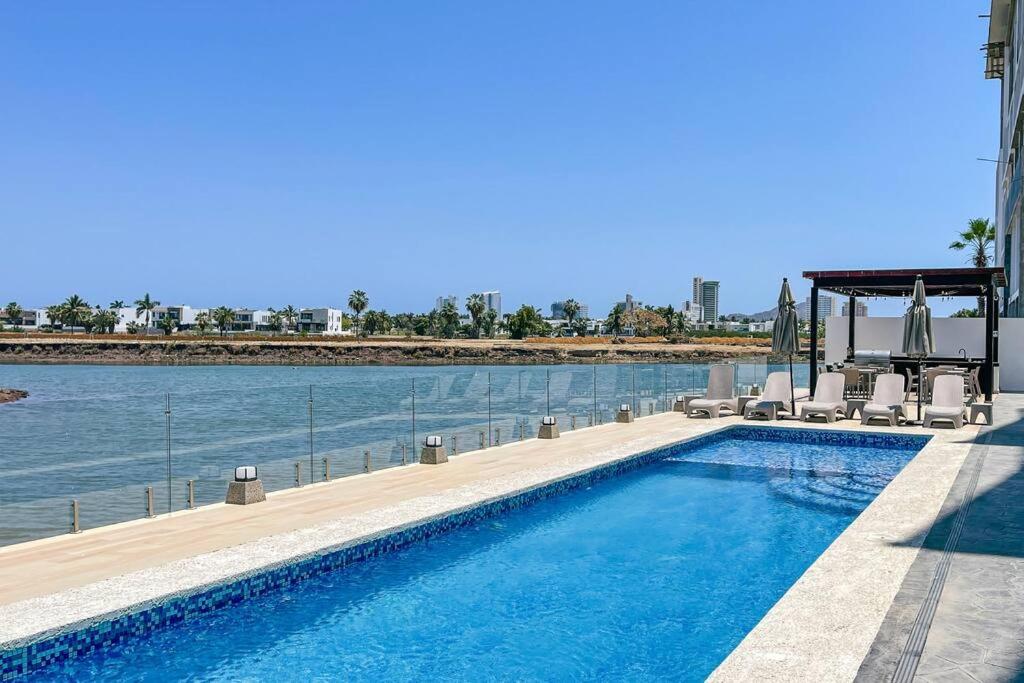 Elegante Departamento en Marina Mazatlán, a 5 min de playa, con Alberca - 3D