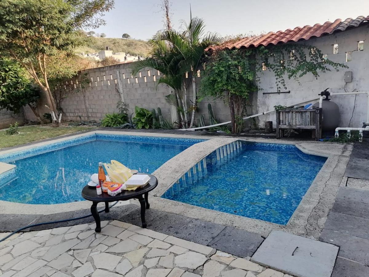 Encantadora casa con alberca