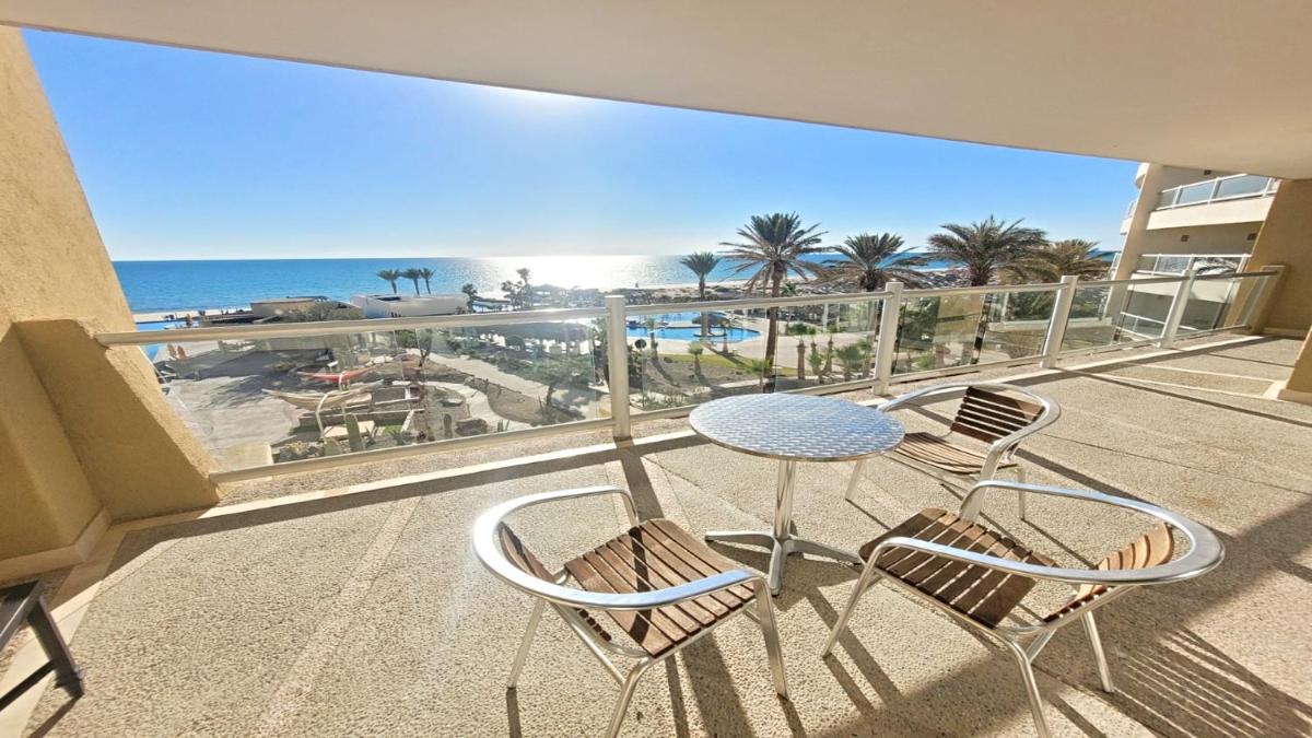 Encanto Living 304 Spacious, 2 Bedroom Ocean View!!