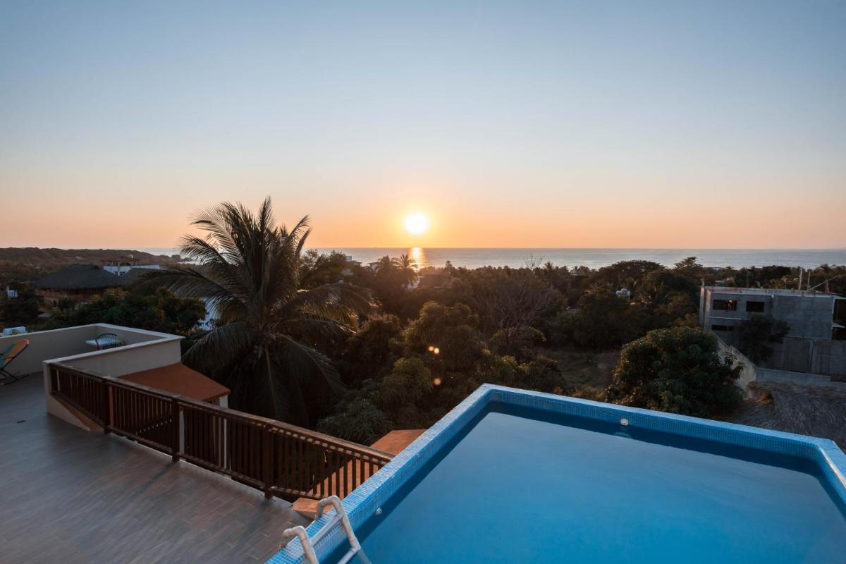 Enjoy Sunset in 2BD Rooftop pool