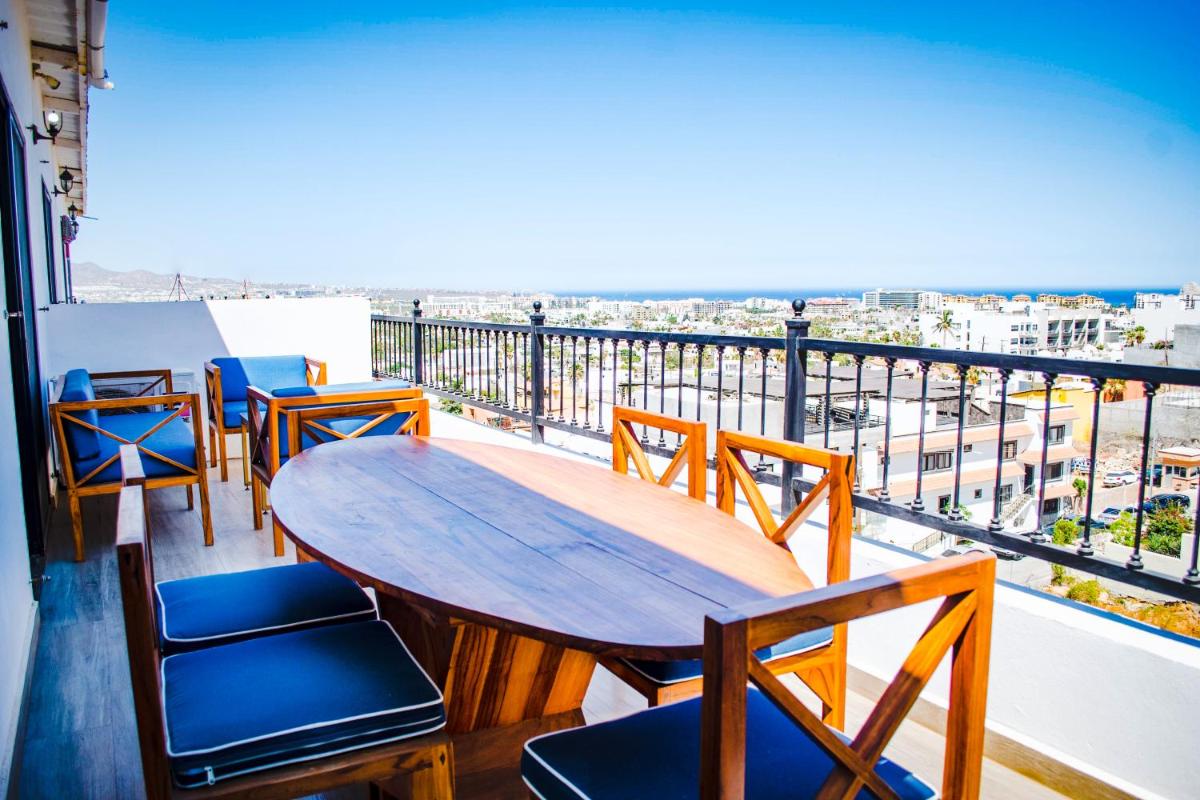 Exclusive Penthouse Suite-Rooftop Pools-Ocean Views-King Beds