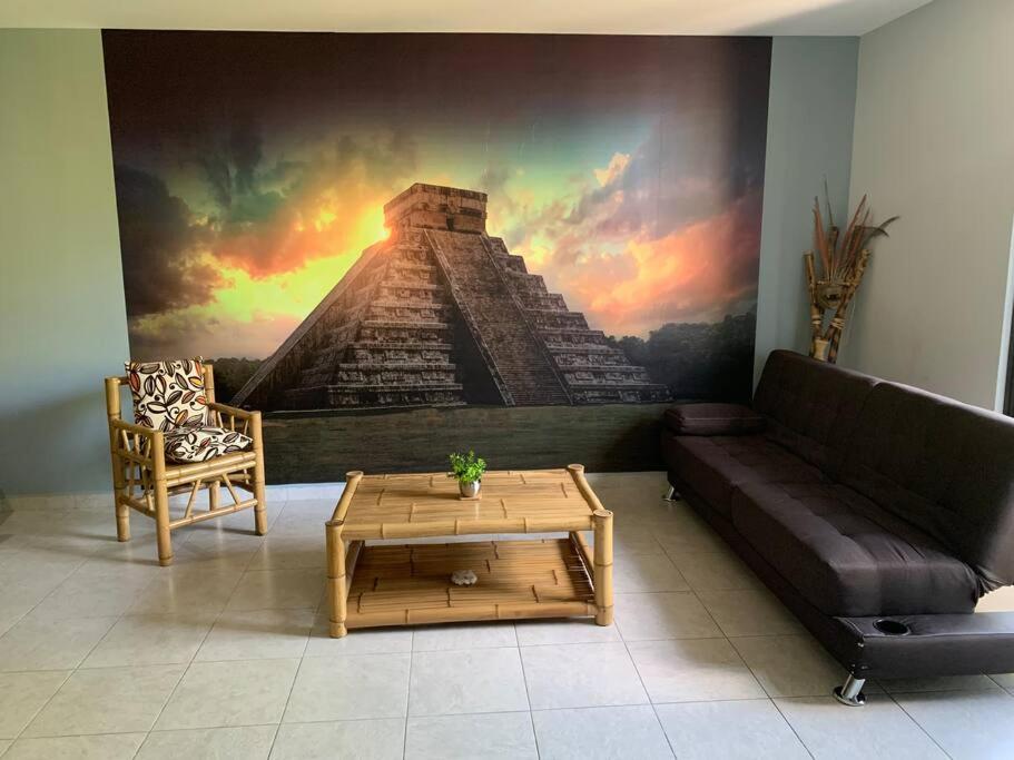 Family Friendly 2 bed 2 bath with all amenities!