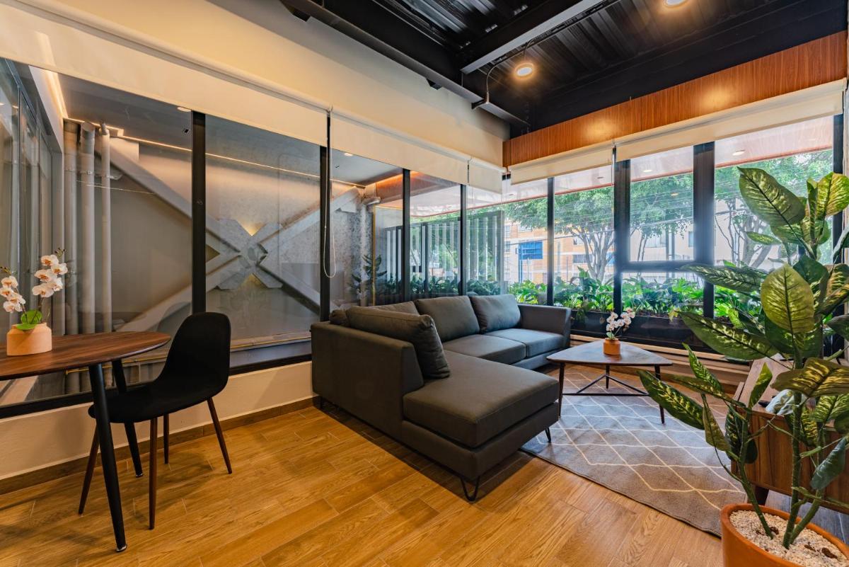 Glorieta Insurgentes Apartments by VH