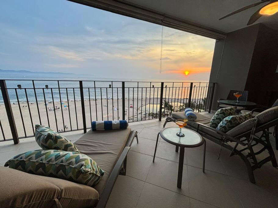 Grand V Beach Front Condo Torre 2000