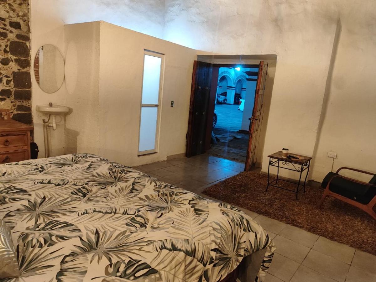 Habitación en casona con patio central
