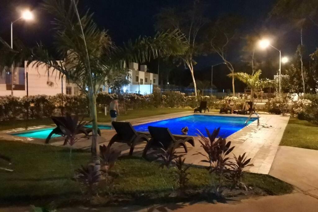 Hermosa casa en condominio