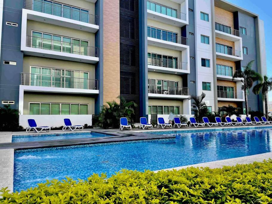 Hermoso Condo Nuevo Gran Alberca a 5 Min de Playas