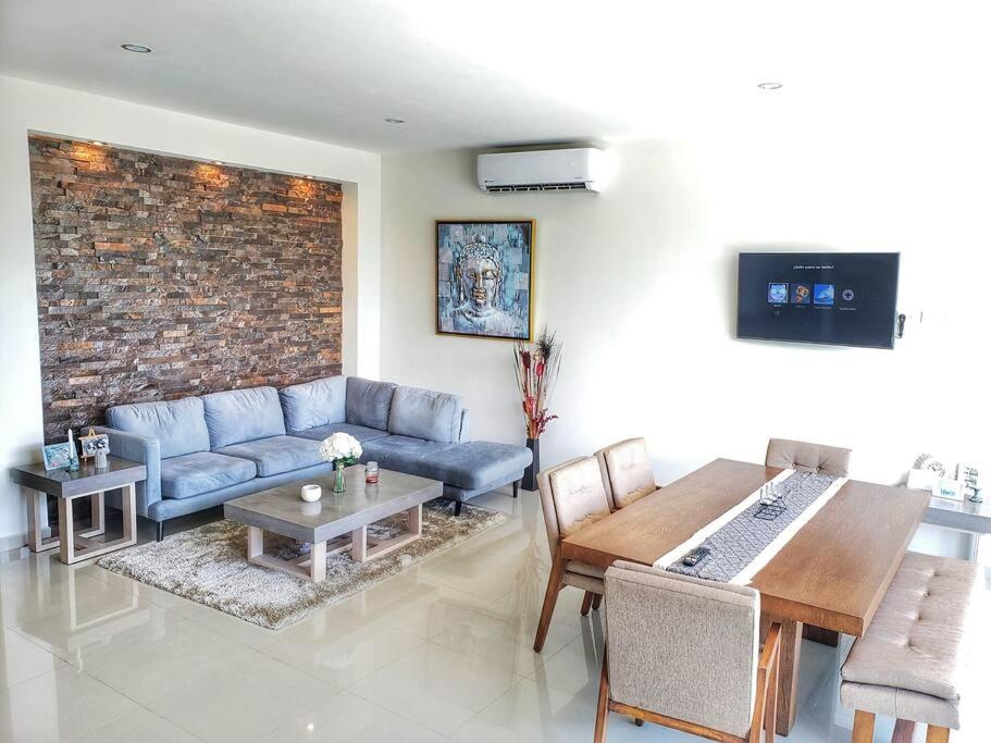 Hermoso y amplio Condominio en Sábalo.