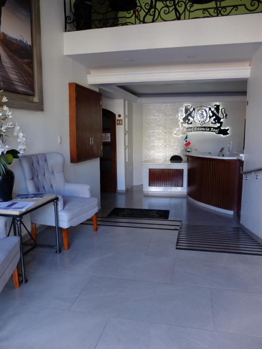 Hotel Estancia Real