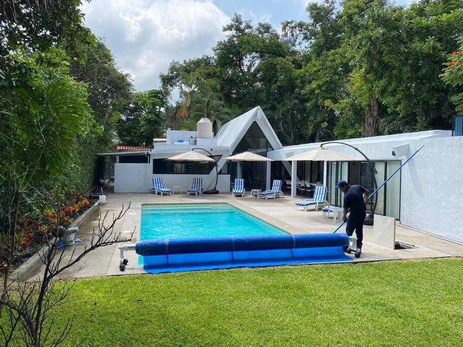 Increíble Villa de descanso con alberca climatizada y jardín tropical