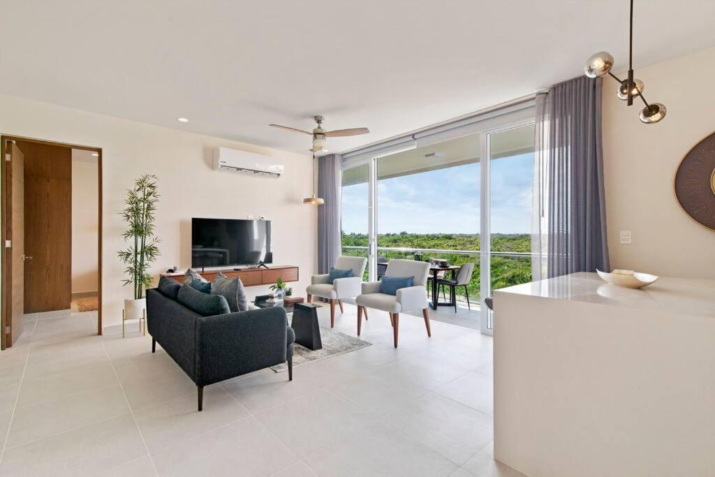 Jungle Joy Prv Jacuzzi Beach Access Rooftop Pools W Sea Views + Beach Club