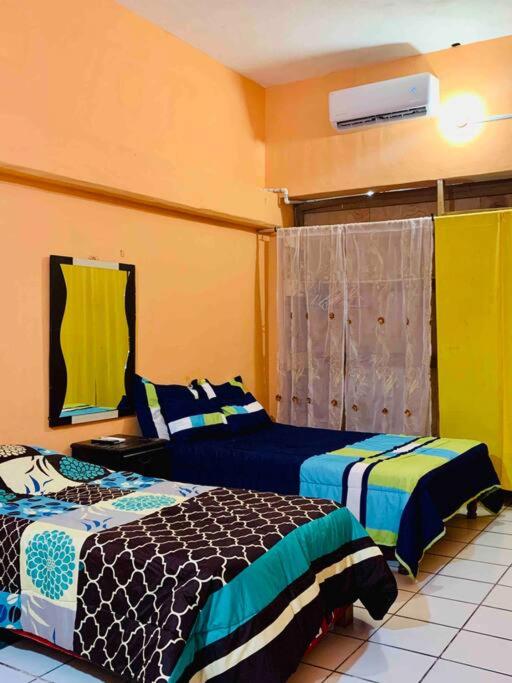 LA BELLA LOLA LOFT