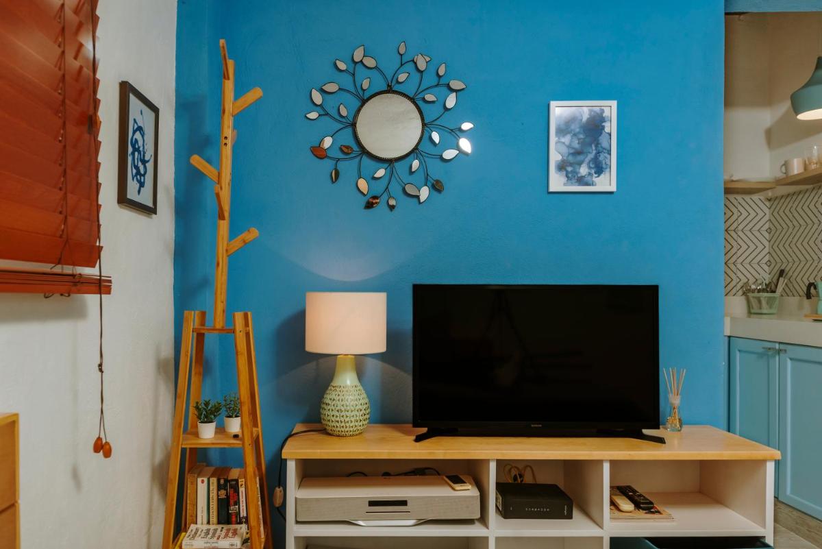 Le Petit Bonheur - Quiet Beach Terrace AC Design