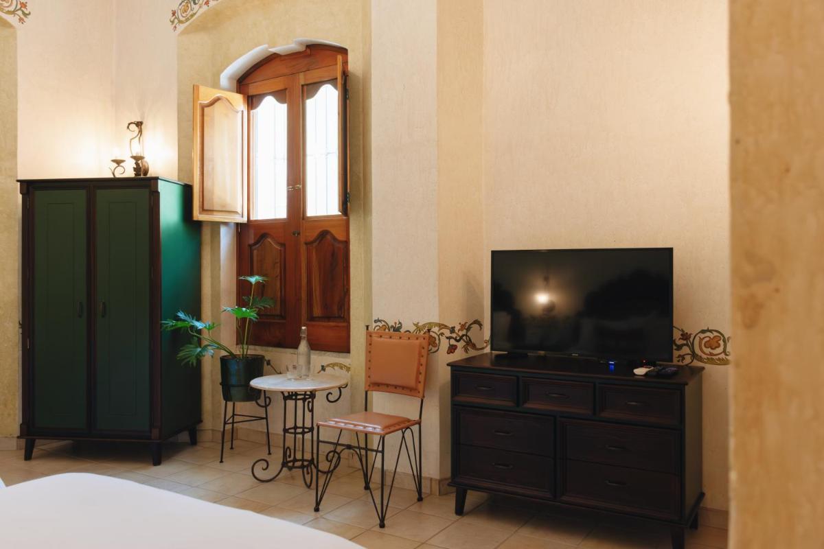 Los Pilares Hotel