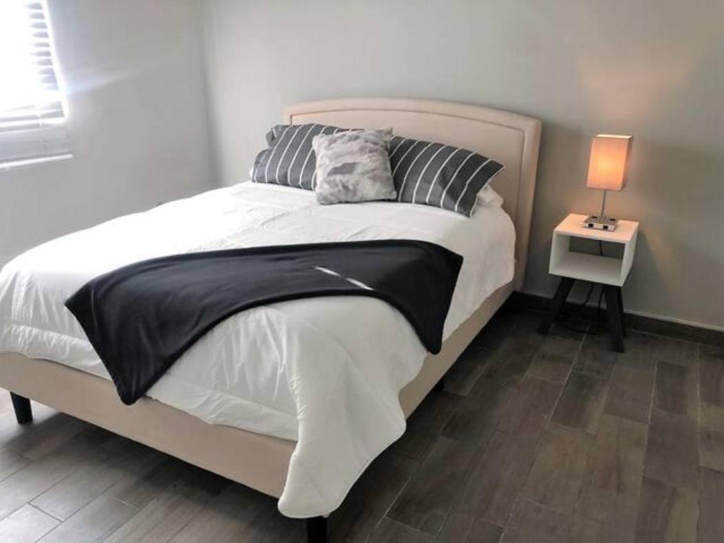 Lovely 1 Bedroom Apartment w/private Parking