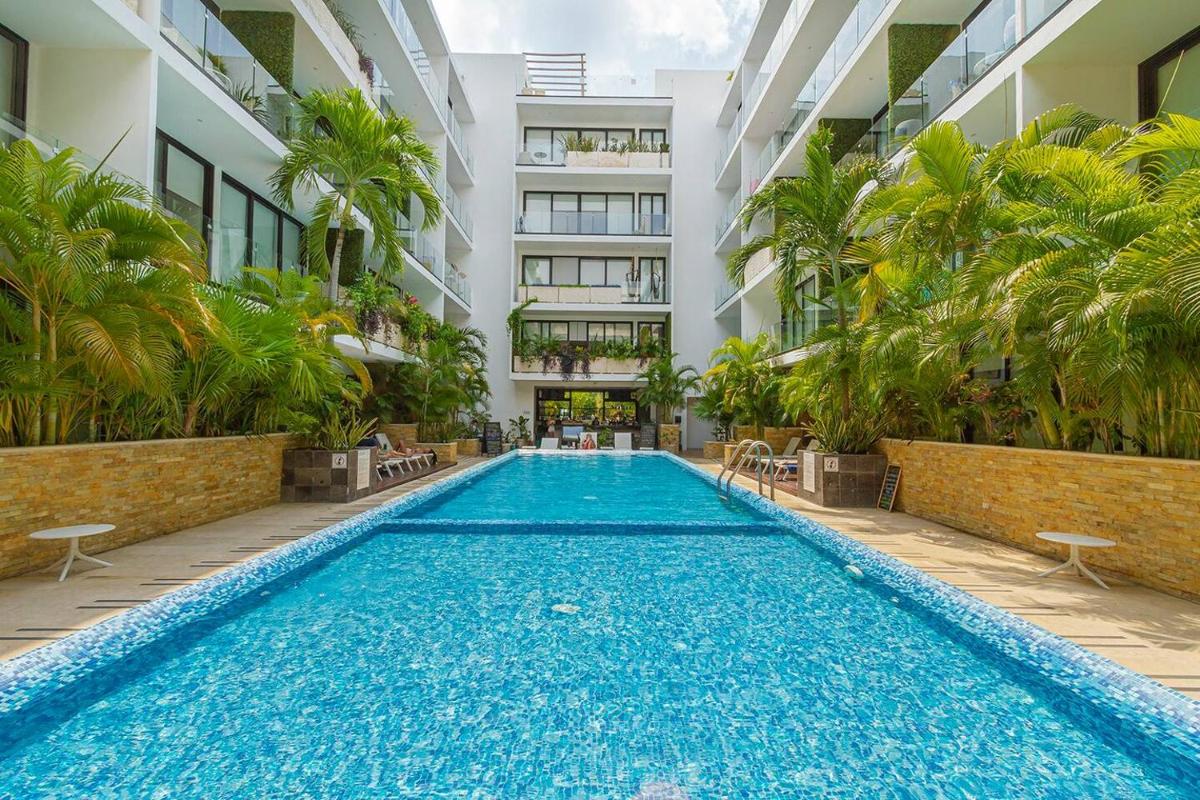 Lovely Space 4 Blocks From The Beach