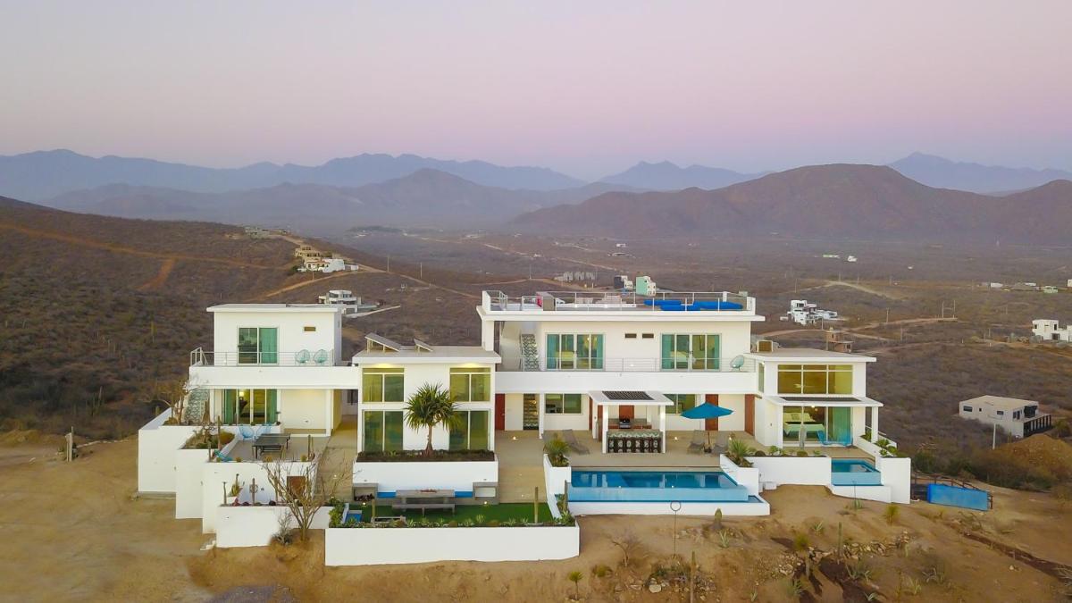 Luxury Ocean-View Villa with Pool By Cerritos Beach