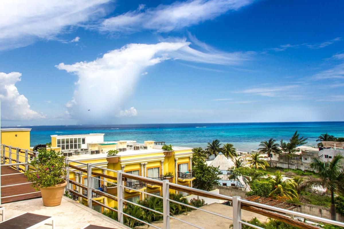 Magia Beachside Apartment by BVR