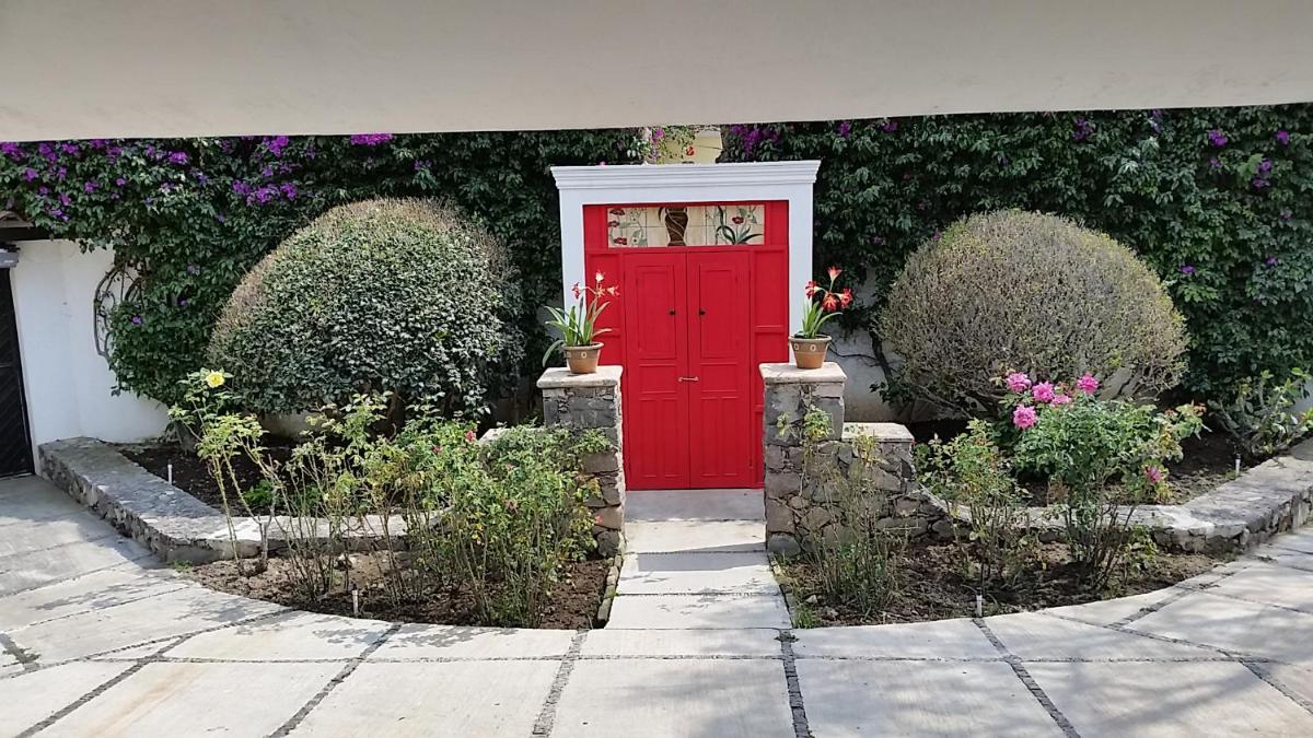 Mexican 1 Level Hacienda
