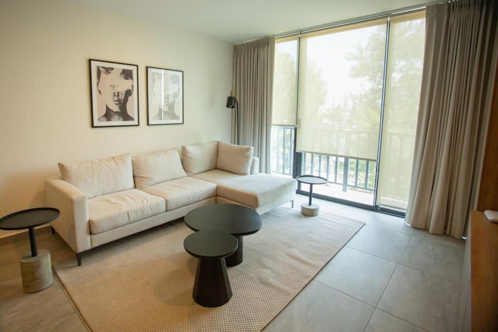 MrW Modern 2 bedroom apartment Inara