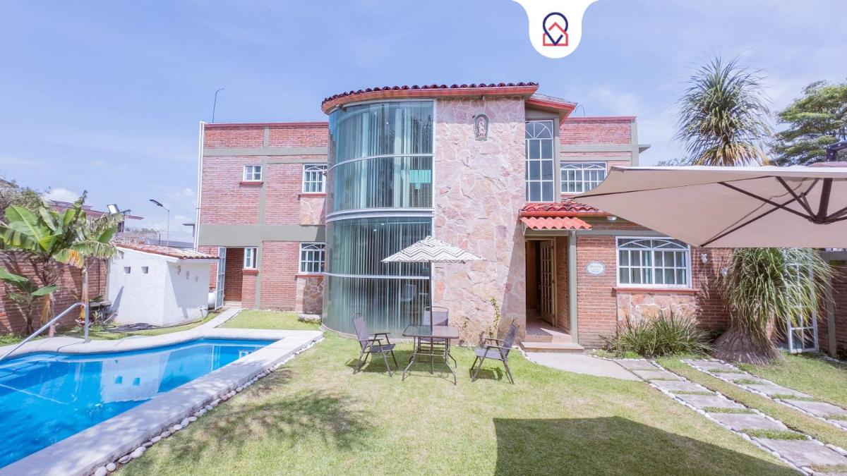 New Family House in Cocoyoc Pool & BBQ Area